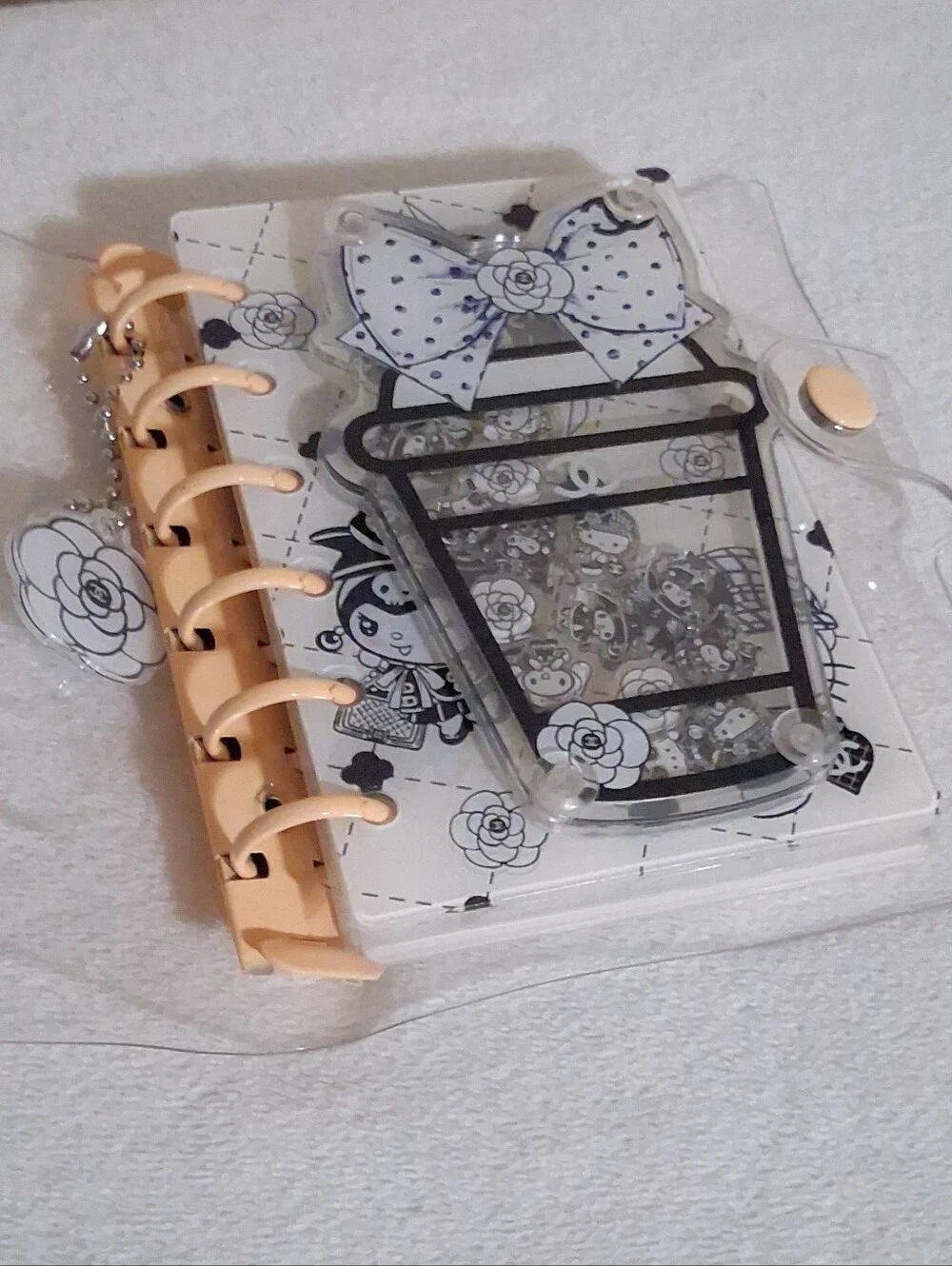 HK Family Shaker Binder A7